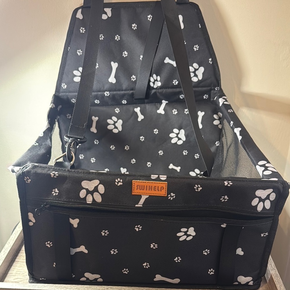 SWIHELP Black Pet Car Seat with Paw Print